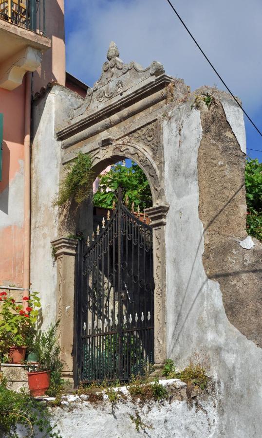 The Old Mansion Sinarádes Exterior foto