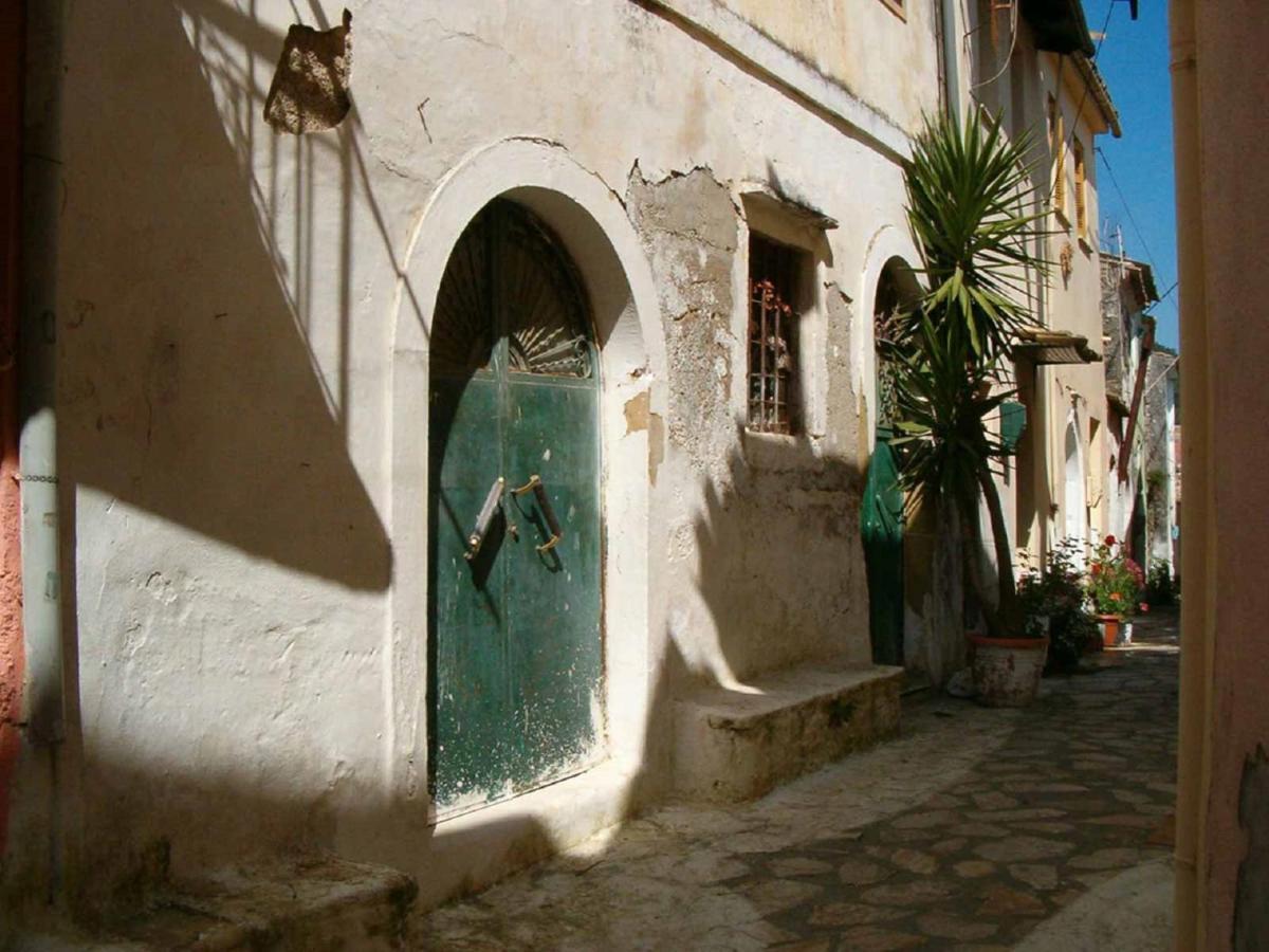 The Old Mansion Sinarádes Exterior foto